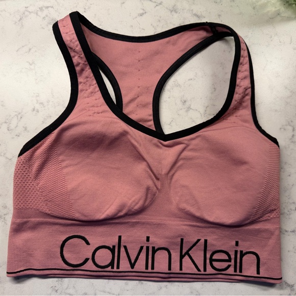 Women’s Sports Bra Bundle - Picture 4 of 8